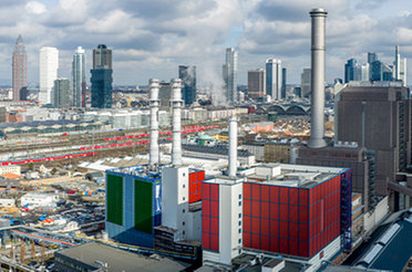 HKW West mit Stadt im Hintergrund
