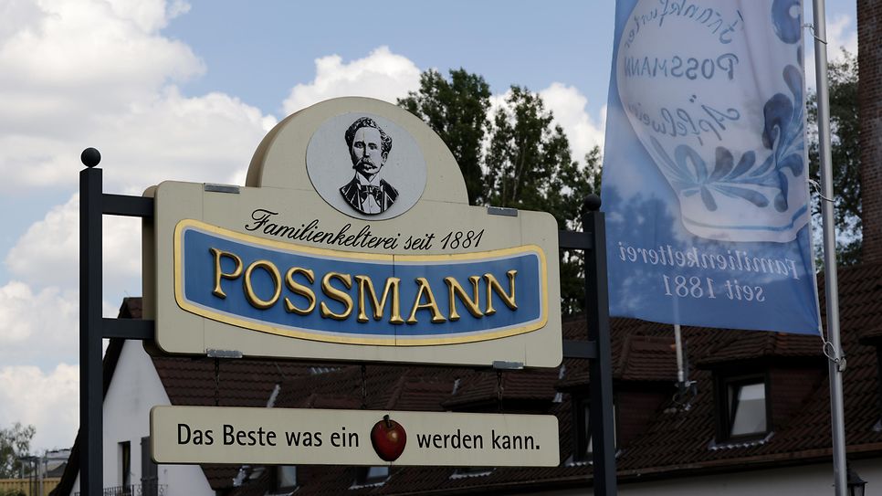 Schild vor der Kelterei Possmann in Frankfurt