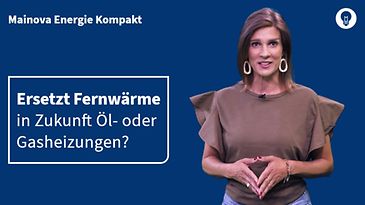 © Mainova Eine Frau in braunem Oberteil vor blauem Hintergrund moderiert die Fragestellung.