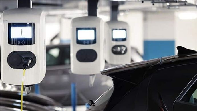 An Wallboxen angeschlossene Autos