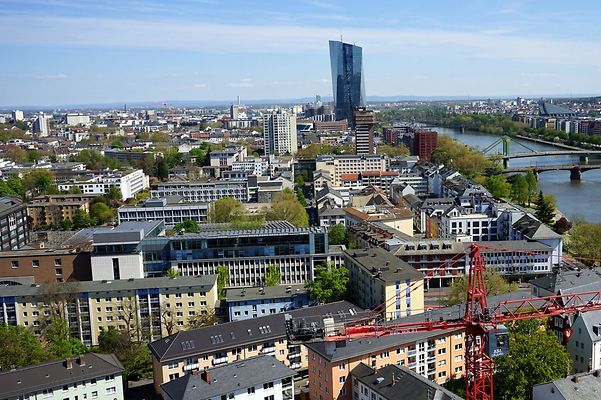 Luftaufnahme von Frankfurter Häuserkomplexen