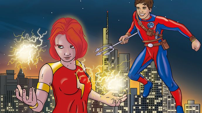 Superheldin mit rotem Outfit und Blitzen in der Hand sowie ein Superheld im blauen Anzug mit Dreizack, vor Skyline.