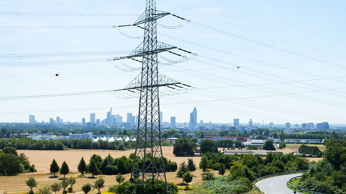 Hochspannungsleitung vor Frankfurt