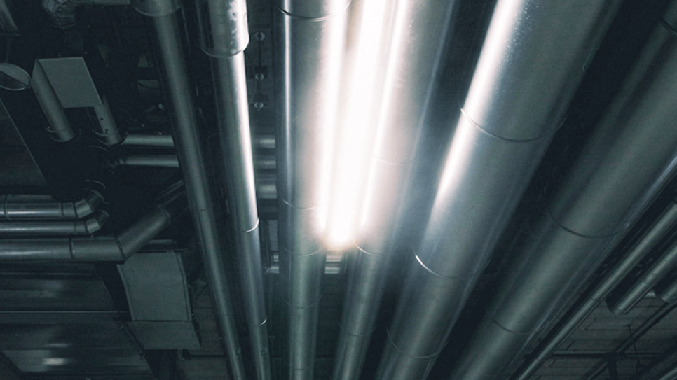 Beleuchtetes Parkhaus