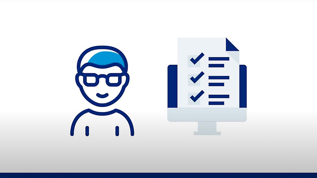 Ein gezeichnetes Männchen mit Brille neben einer abgehakten Checkliste auf dem Computer.