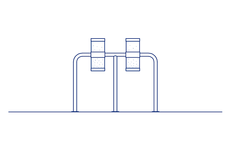 Illustration zweier Wasserzylinder, welche den Filtrationsprozess verdeutlichen soll.
