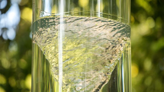 Wasserstrudel in Glasröhre